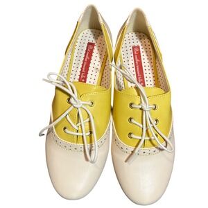 But Another Innocent Tale Yellow White Two Tone Oxfords Lace Up Shoes Size 8.5